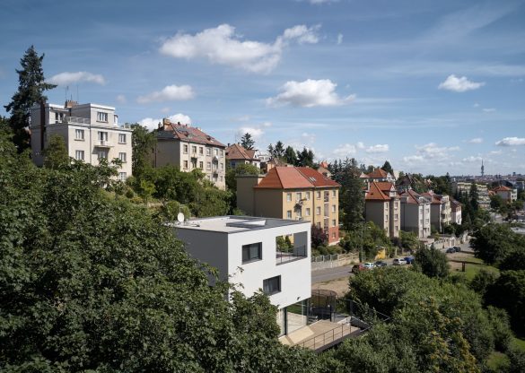 moderní vila ve staré pražské zástavbě